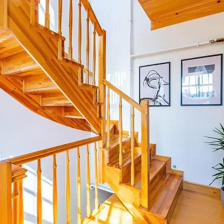 Eclectic And Cozy Apartment Near Popular Attractions In Beyoglu